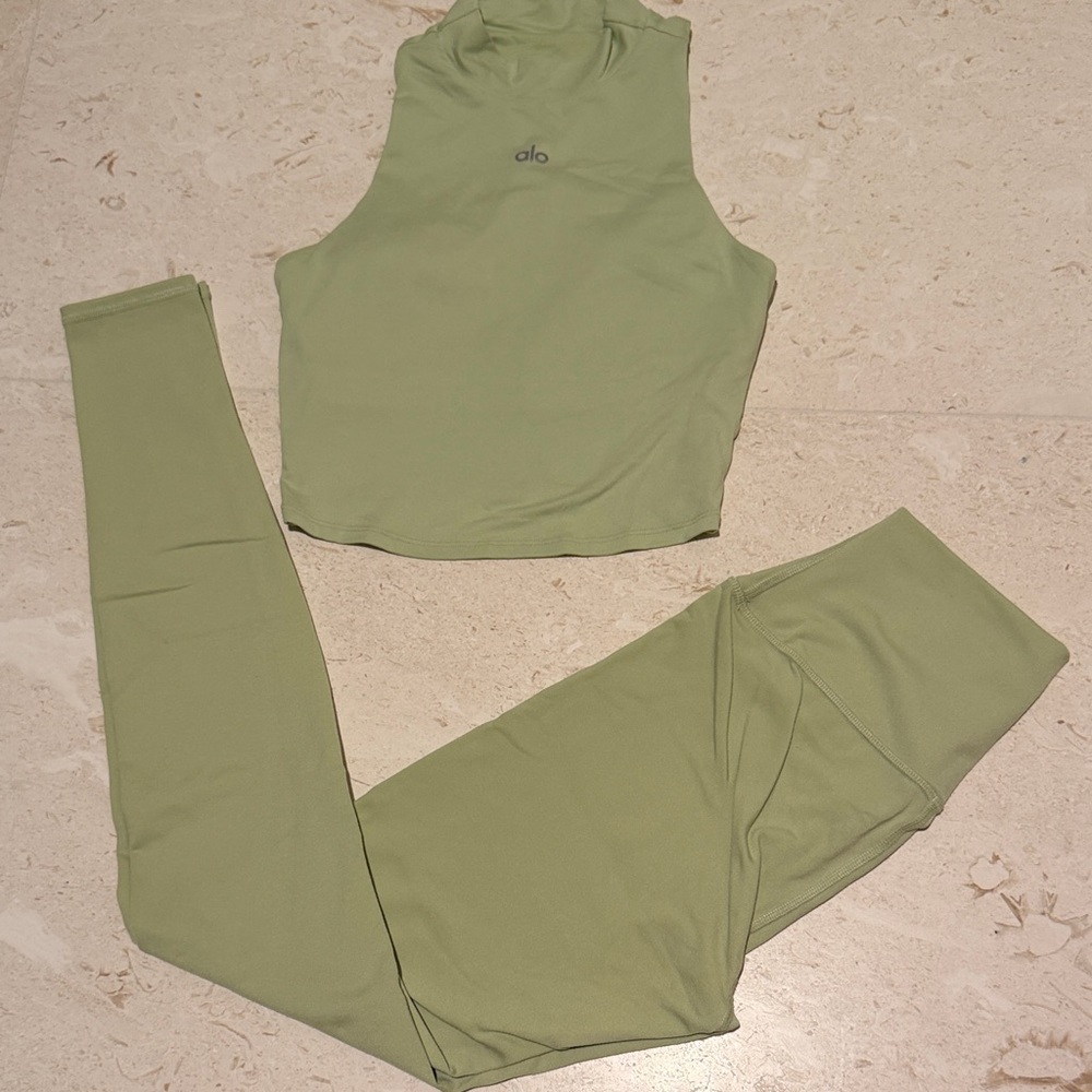 ALO Yoga light green Activewear Set
